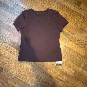 Nike Form Women's Burgundy Short Sleeve Tee